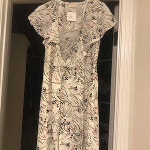 NWT Floral wrap around dress